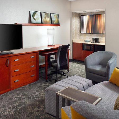 Courtyard By Marriott Greensboro Exteriér fotografie