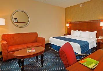 Courtyard By Marriott Greensboro Exteriér fotografie