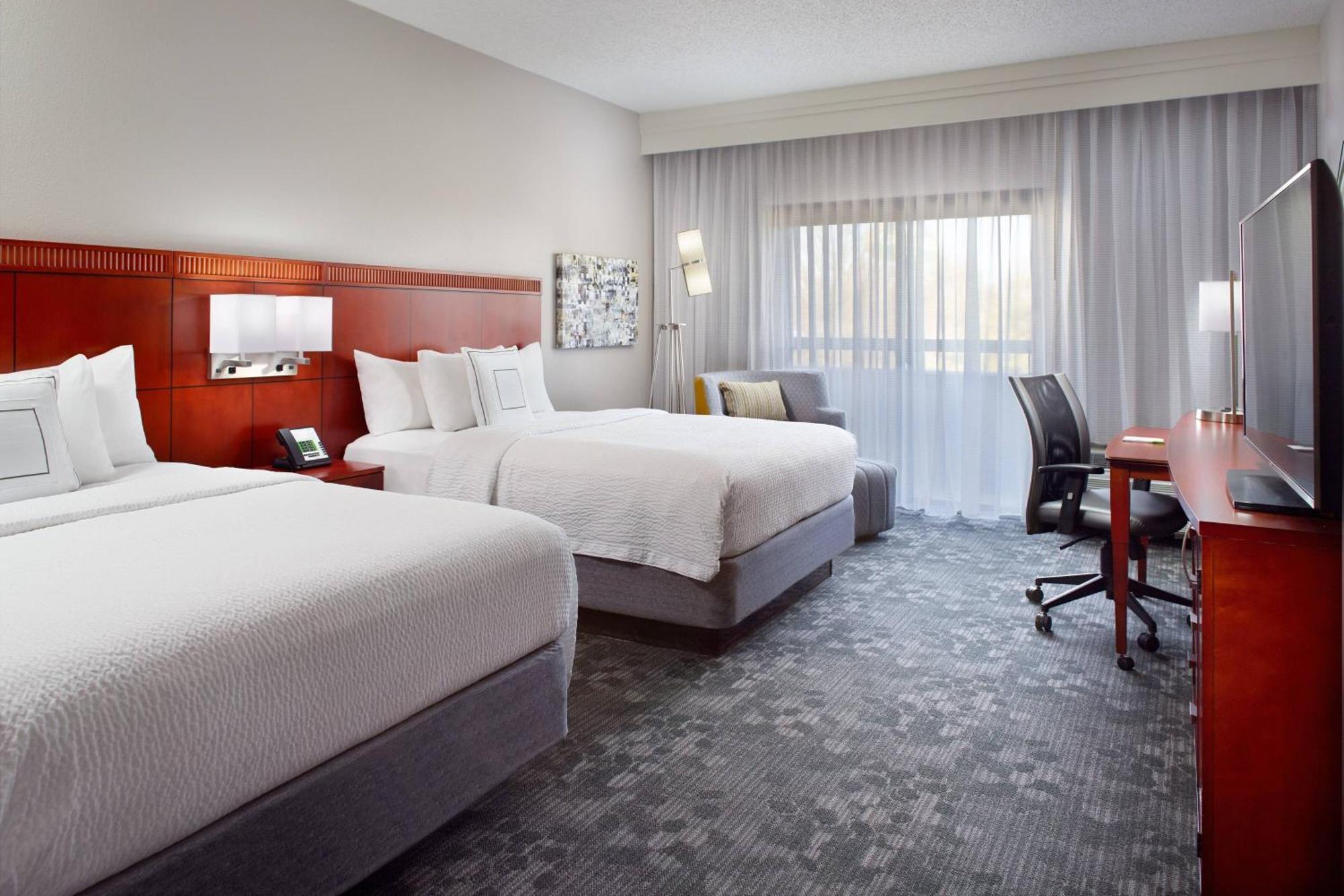 Courtyard By Marriott Greensboro Exteriér fotografie