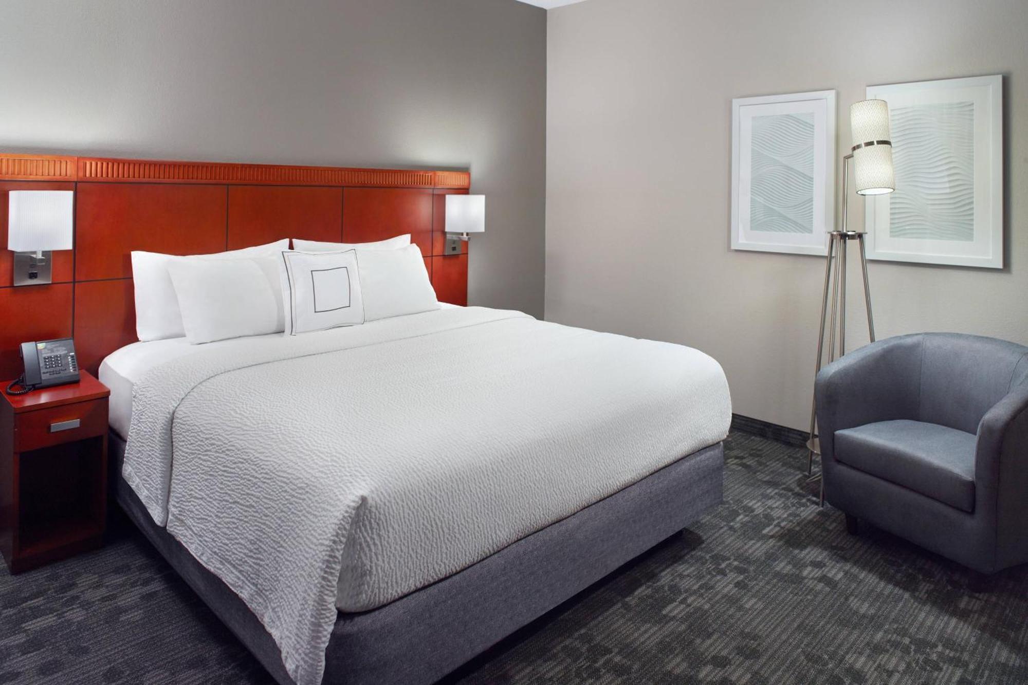 Courtyard By Marriott Greensboro Exteriér fotografie