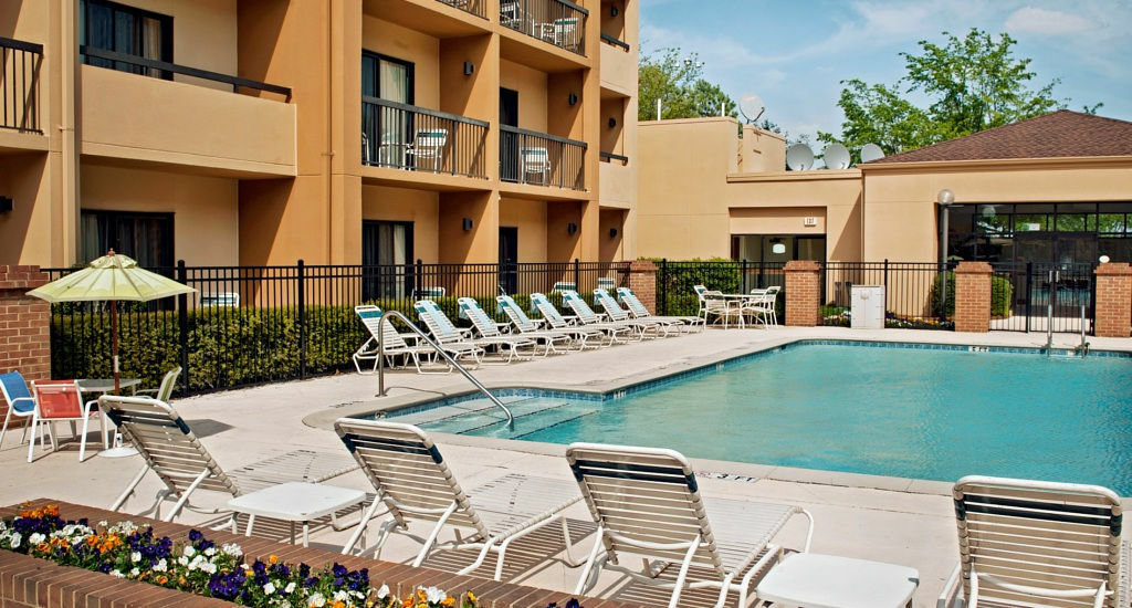 Courtyard By Marriott Greensboro Exteriér fotografie